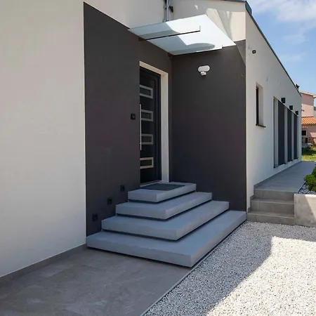 Villa Frola