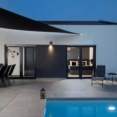 Villa Frola *