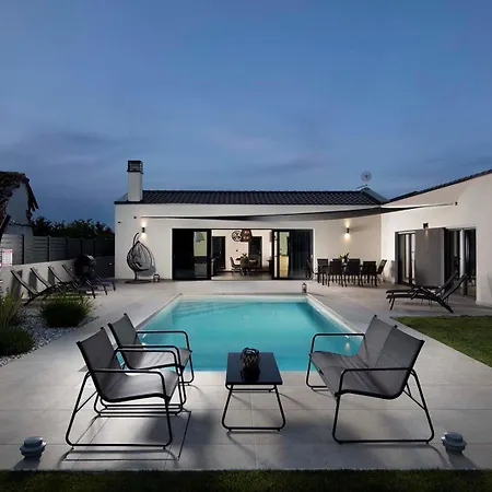 Frola Villa