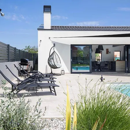 Frola Villa