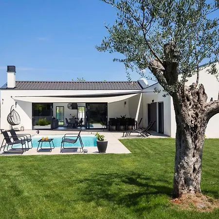 Villa Frola *